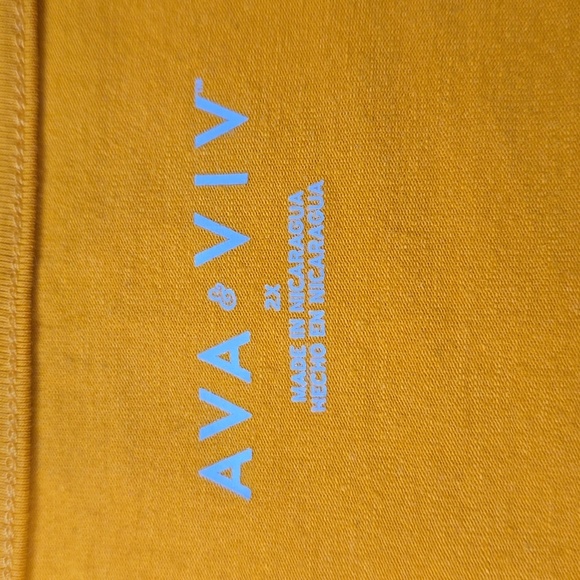 Women's Slim Fit Cinched Short Sleeve Sweetheart Neck Top | Ava & Viv | 2X - Picture 8 of 12